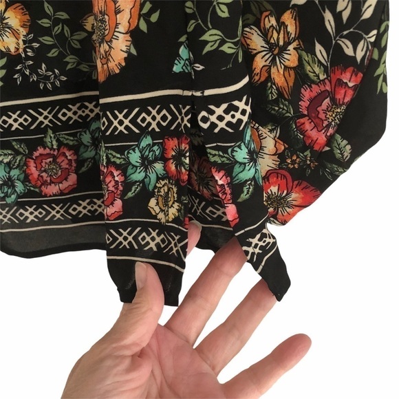 Rose & Olive Black Floral Long Sleeve Blouse Size Small - Picture 8 of 12